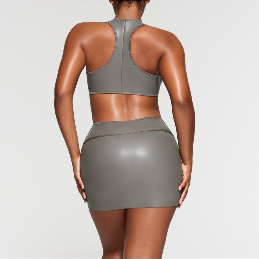 Skims Rubberized Scuba Swim Velcro Mini Skirt - Picture 3 of 9